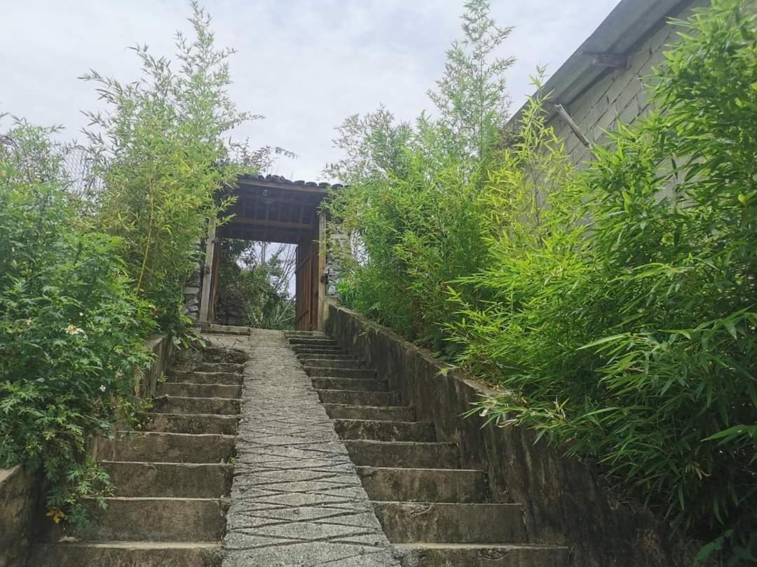 Lo Lo Homestay & Cafe Meo Vac 외부 사진