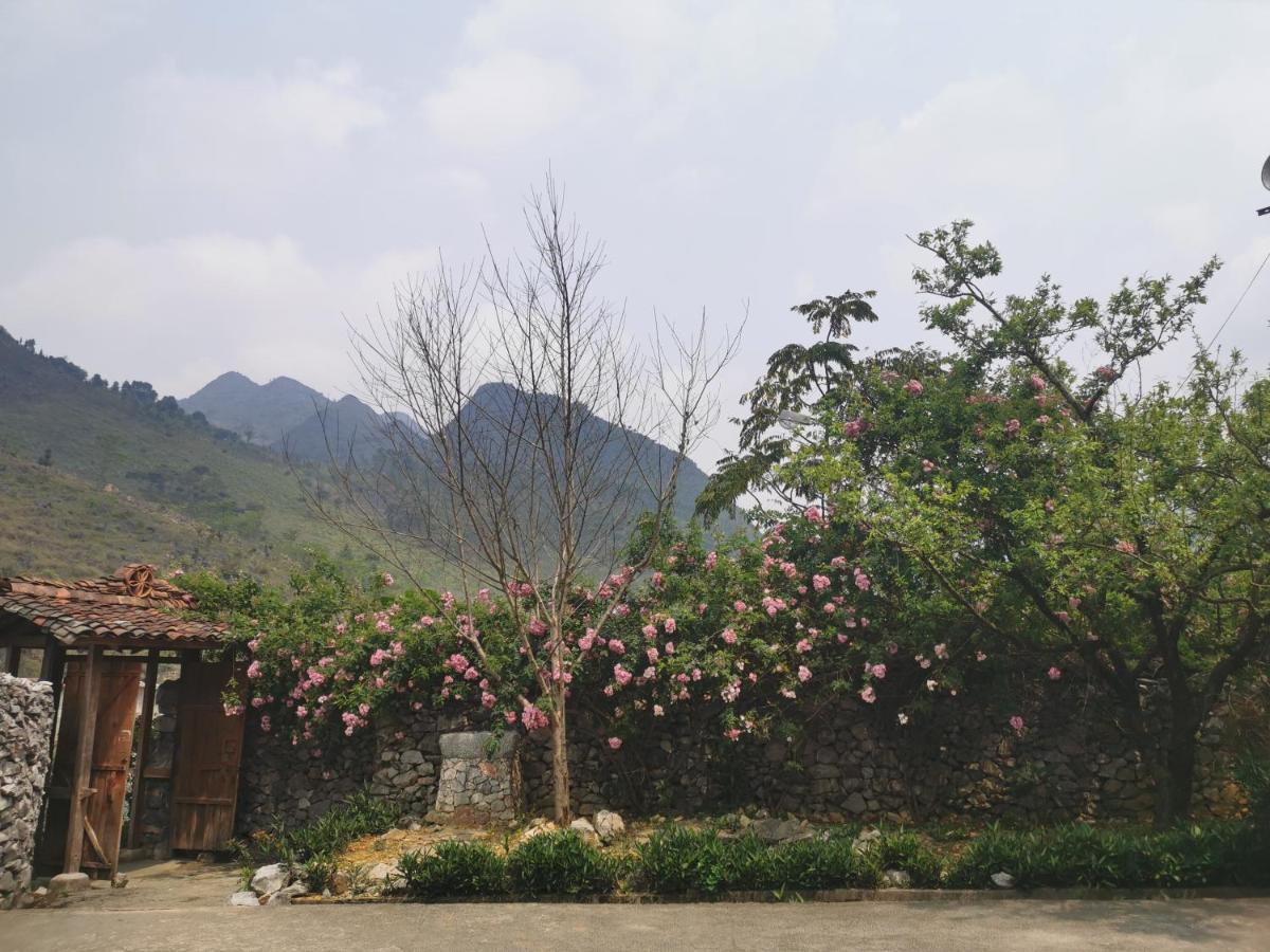 Lo Lo Homestay & Cafe Meo Vac 외부 사진